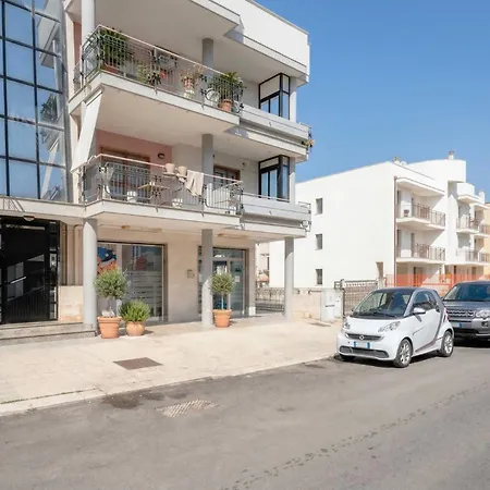 Carmenleo-central With Patio Aparthotel