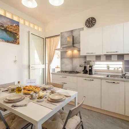 Carmenleo-central With Patio Apart-hotel Polignano a Mare