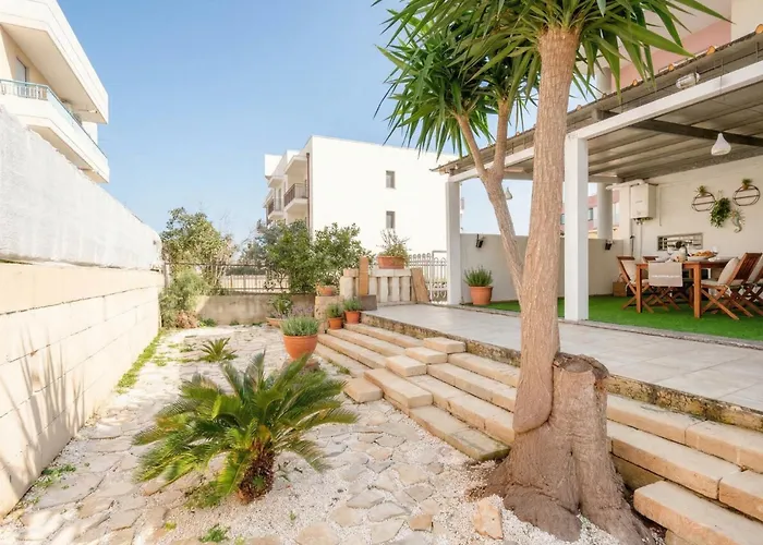 Carmenleo-central With Patio 3*