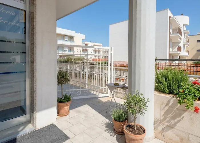 Carmenleo-central With Patio Apart-hotel 3*